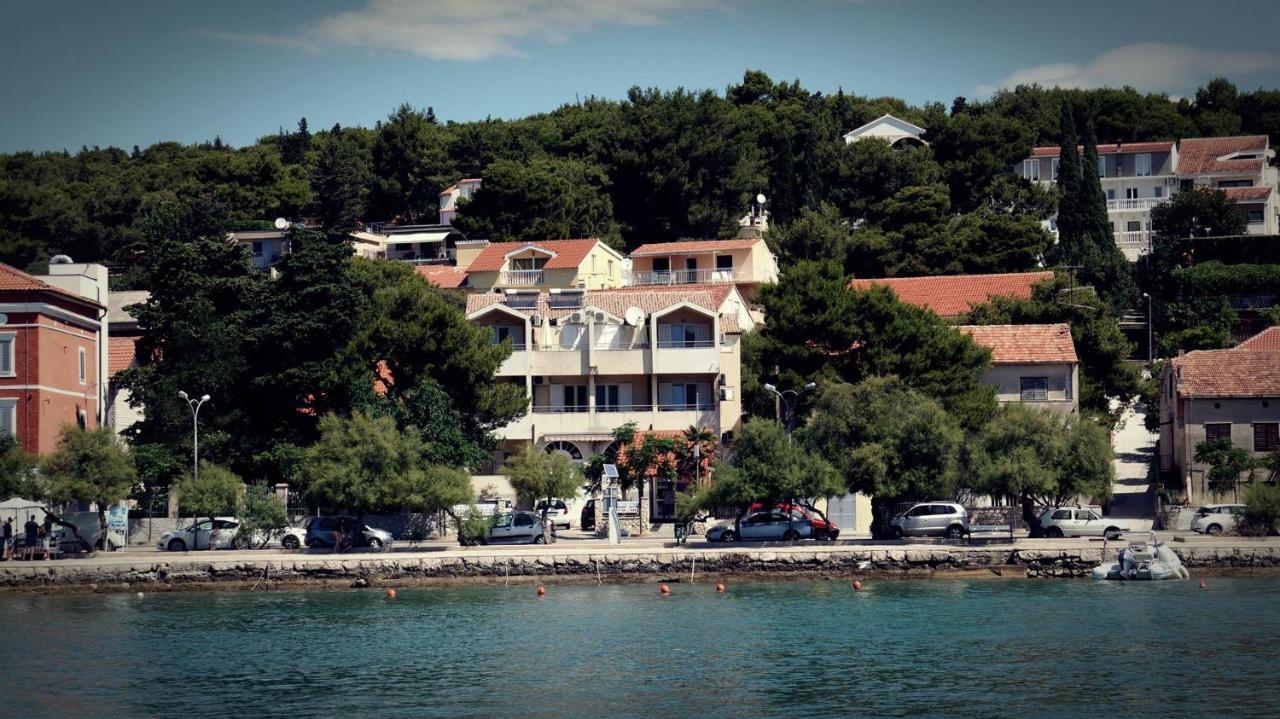 Apartmenthaus Kosirina-Tisno Dış mekan fotoğraf
