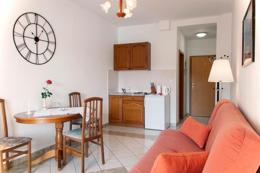 Apartmenthaus Kosirina-Tisno Dış mekan fotoğraf