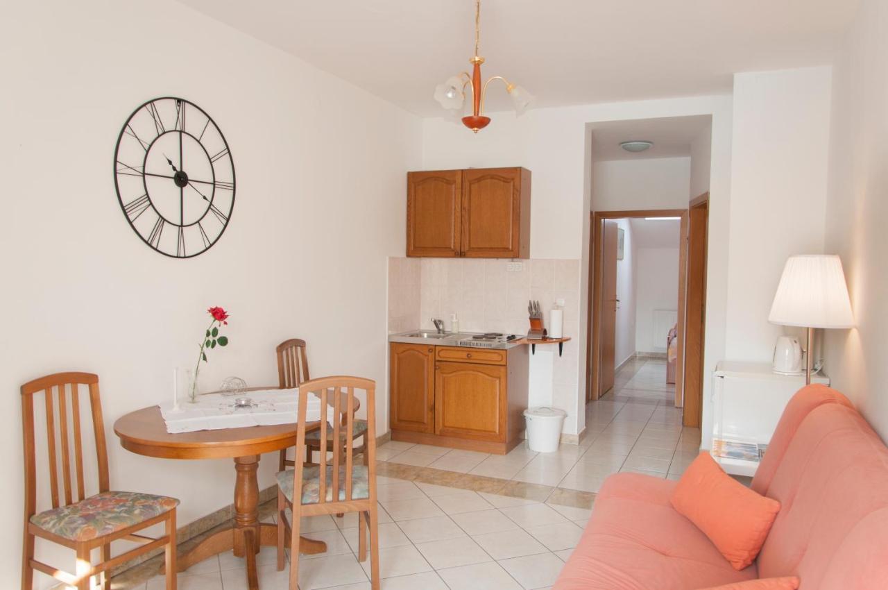 Apartmenthaus Kosirina-Tisno Dış mekan fotoğraf